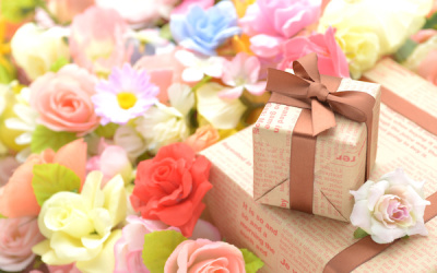 Floral Themed Gifts Can Fit into Your Christmas List